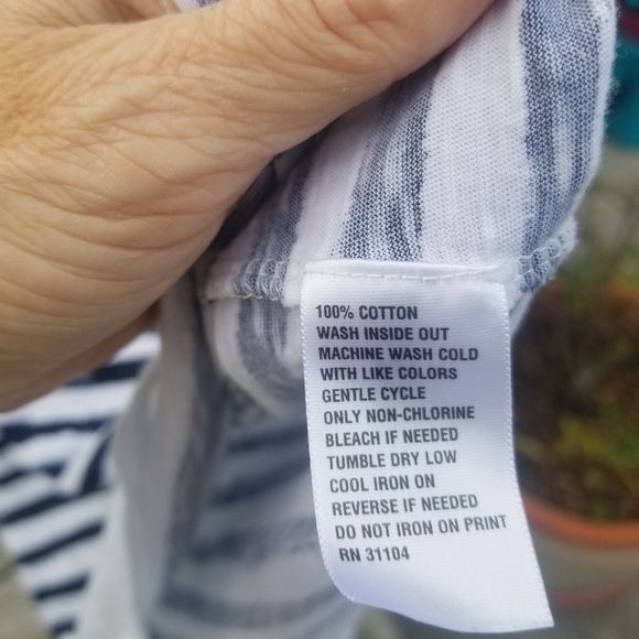 Ladies Crown & Ivy Short Sleeve Shirt - Picture 4 of 4